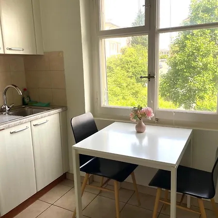 Elegant & Ensoleille Apartman